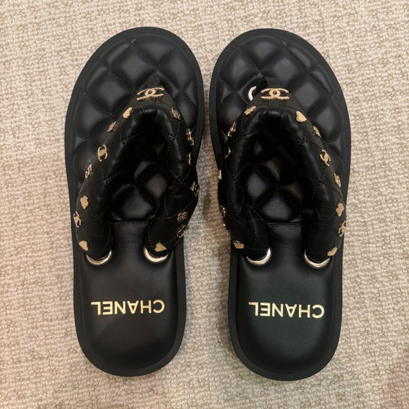 CHANEL Black Quilted Charms Thong Sandals, Size 36.5 - Picture 5 of 6